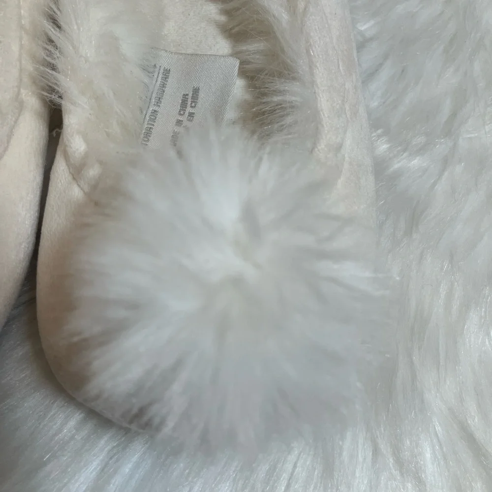 Baby & Child Restoration Hardware Cream Little Kid Pom Pom Slippers